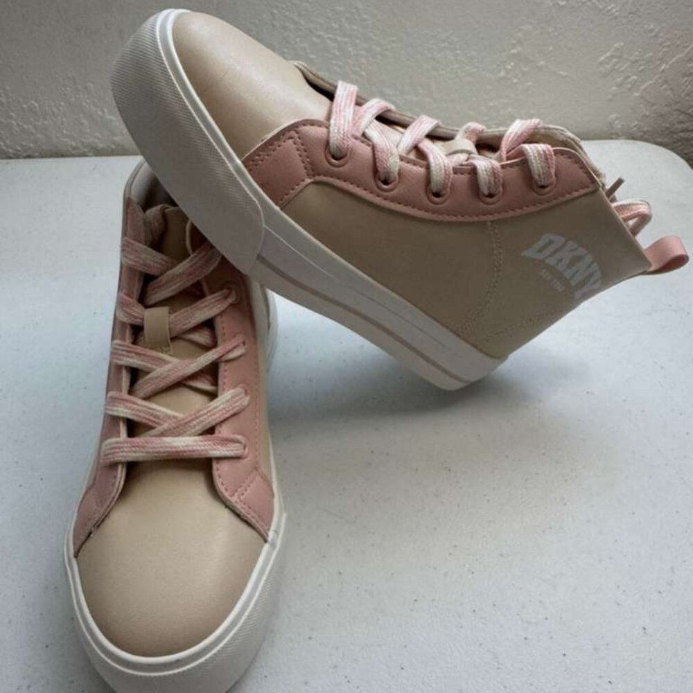 NEW - DKNY 1409 Woman size 4.5
